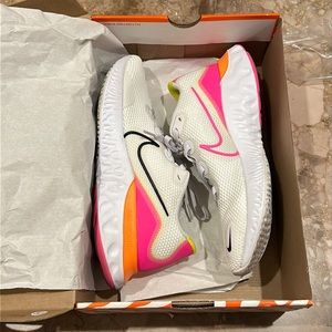 Nike Women’s Renew Run size 10